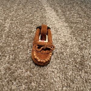 Vintage Minnetonka Moccasin Keychain Suede Leather Shoe Advertising Gift 2”
